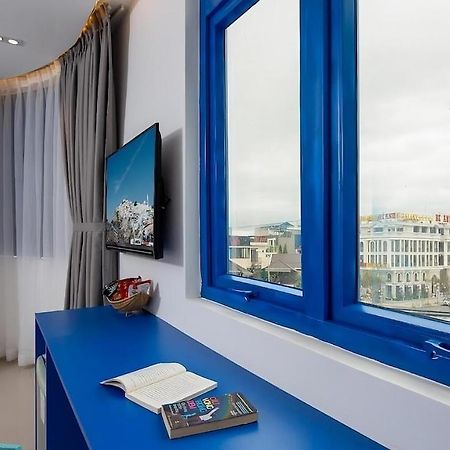 Lucia Beach Hotel Da Nang Bagian luar foto