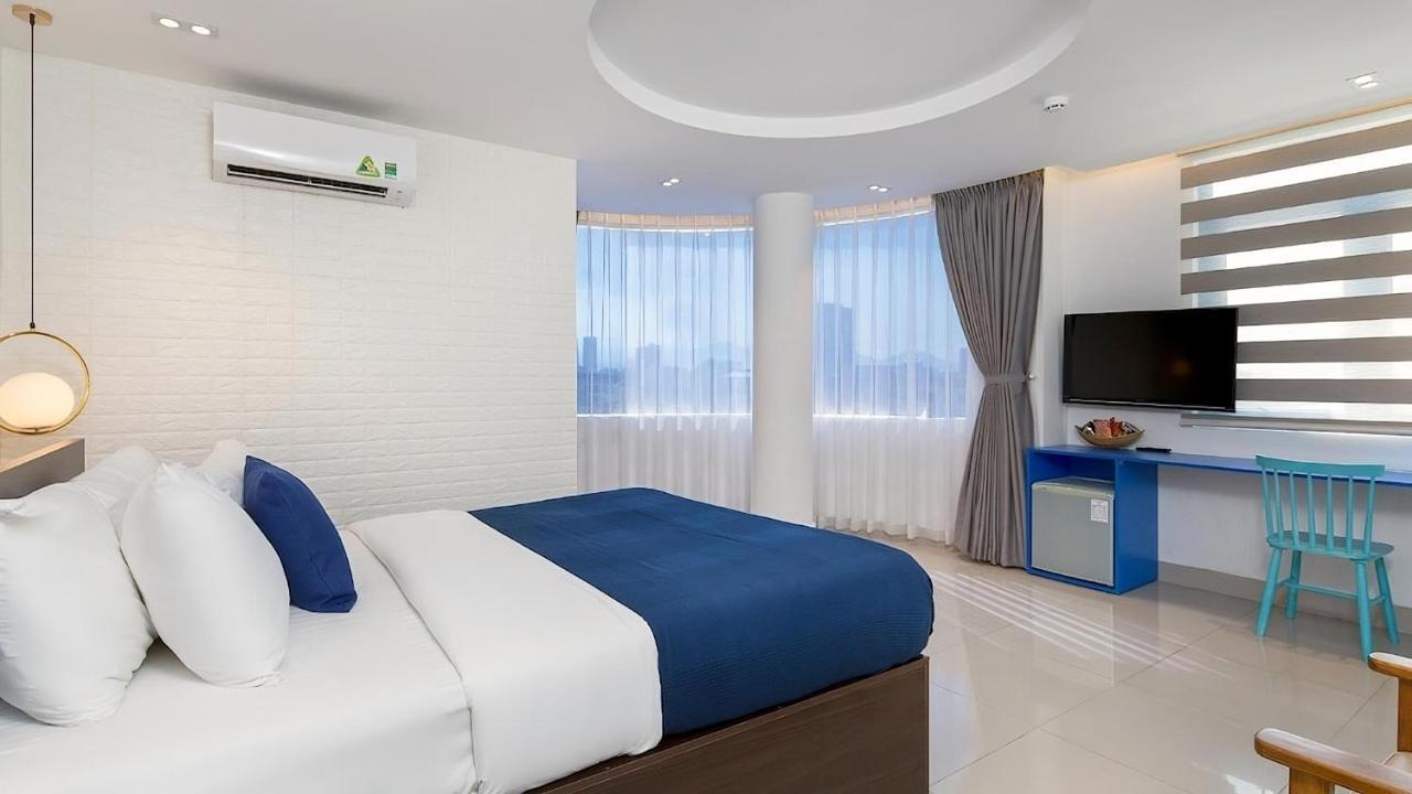 Lucia Beach Hotel Da Nang Bagian luar foto