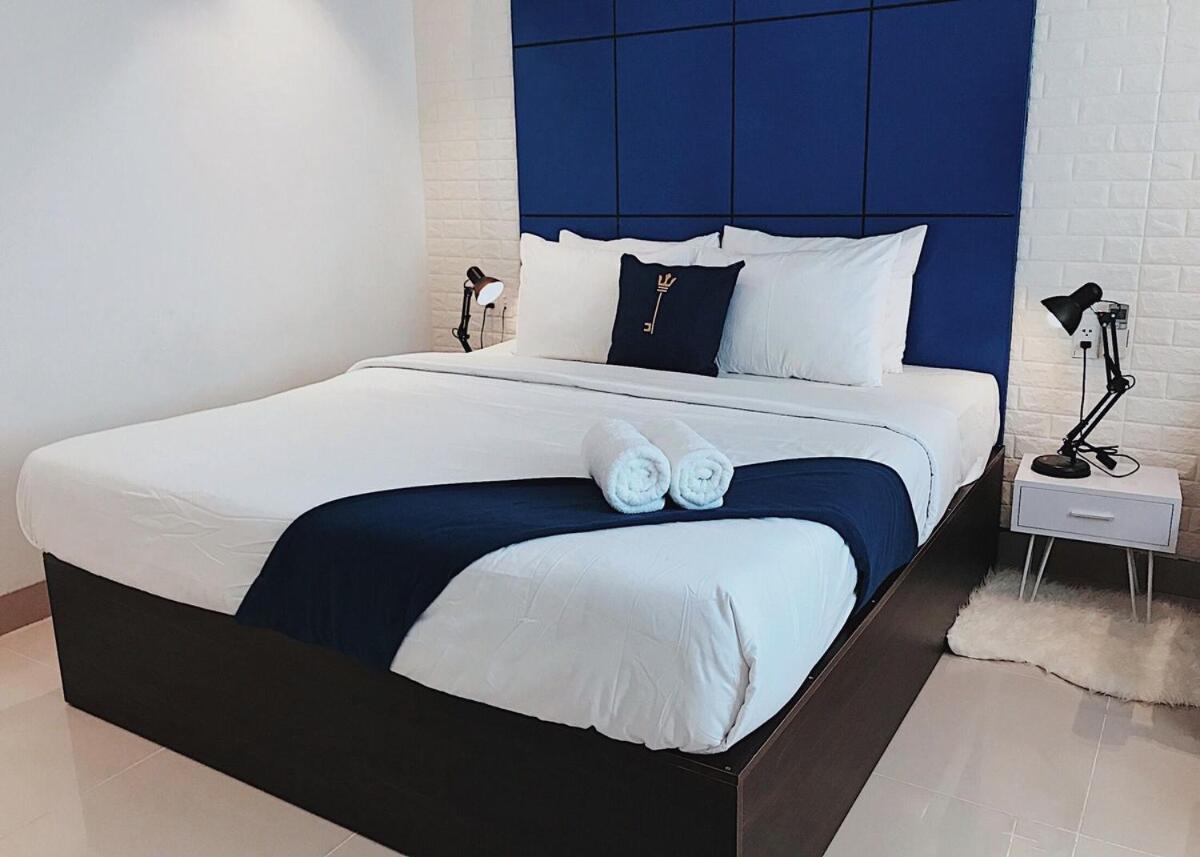 Lucia Beach Hotel Da Nang Bagian luar foto