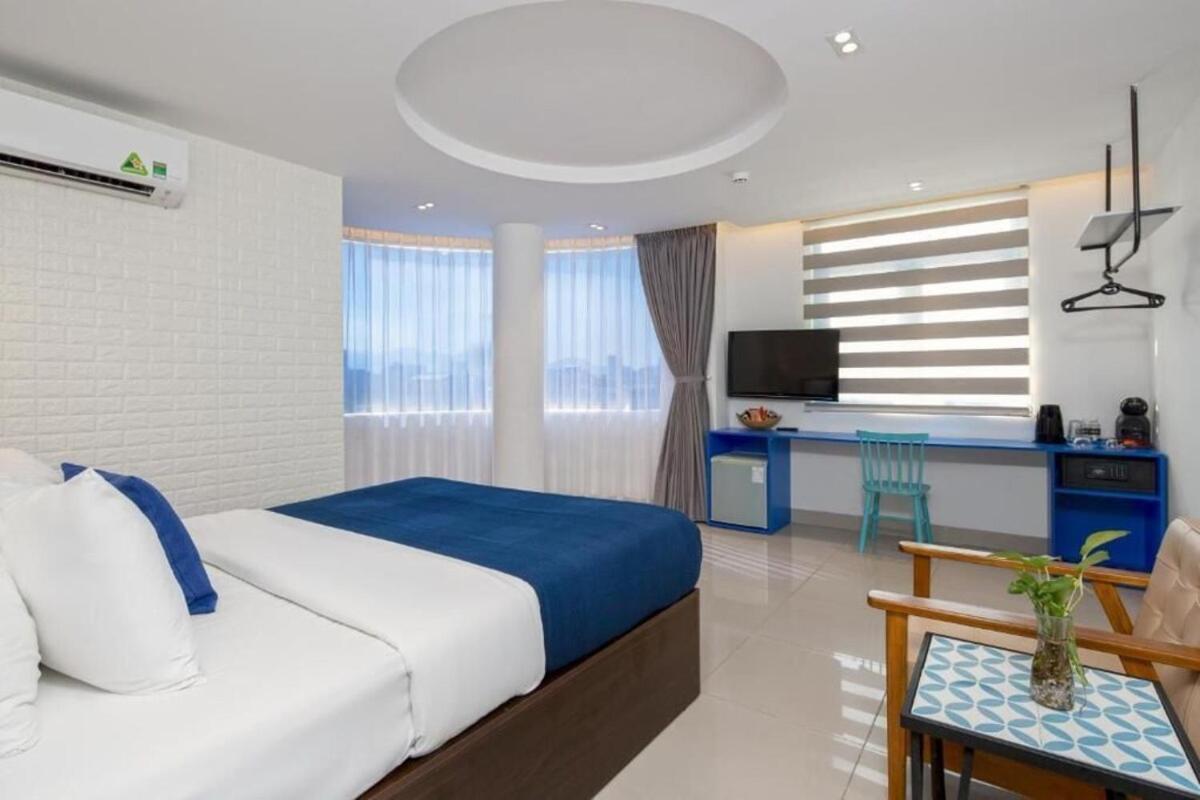 Lucia Beach Hotel Da Nang Bagian luar foto