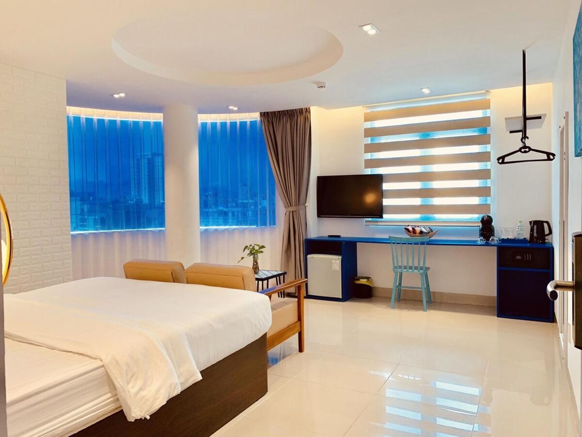 Lucia Beach Hotel Da Nang Bagian luar foto