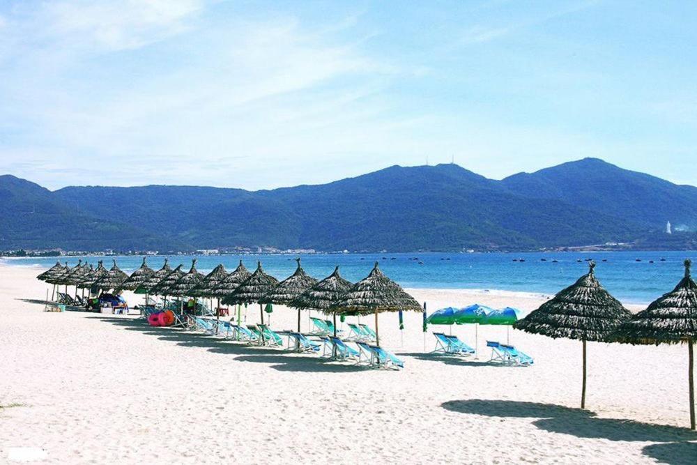 Lucia Beach Hotel Da Nang Bagian luar foto